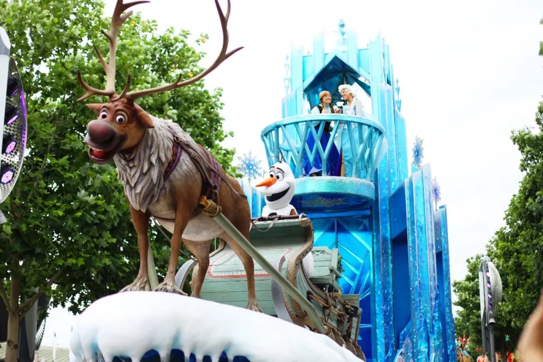 暑假两个人旅游要花多少钱,暑假两人去迪士尼多少钱