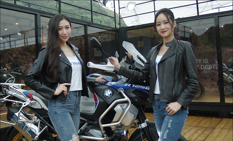 宝马r1250rt和水鸟怎么选,新款水鸟2024