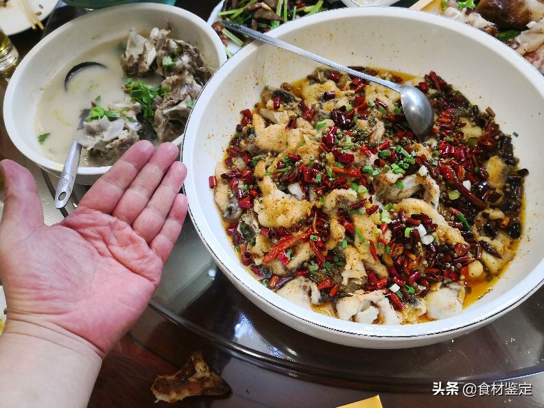 辽宁中医药大学附近隐匿一家清真饭店，小店不大味道可圈可点