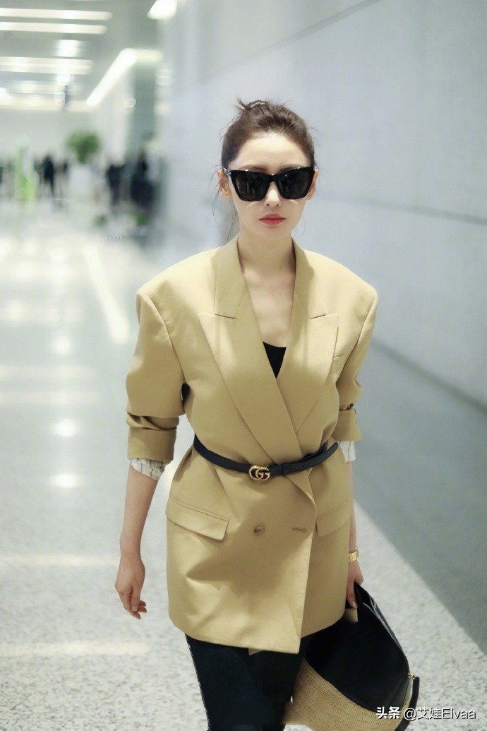 张天爱西装泳衣凸显时尚,张天爱穿衣显瘦简洁大方更显高