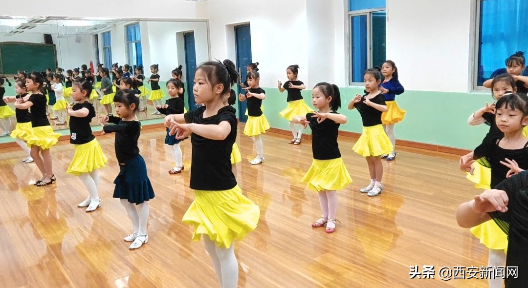 金鹰小学课后服务特色课程,多元课堂多彩作业