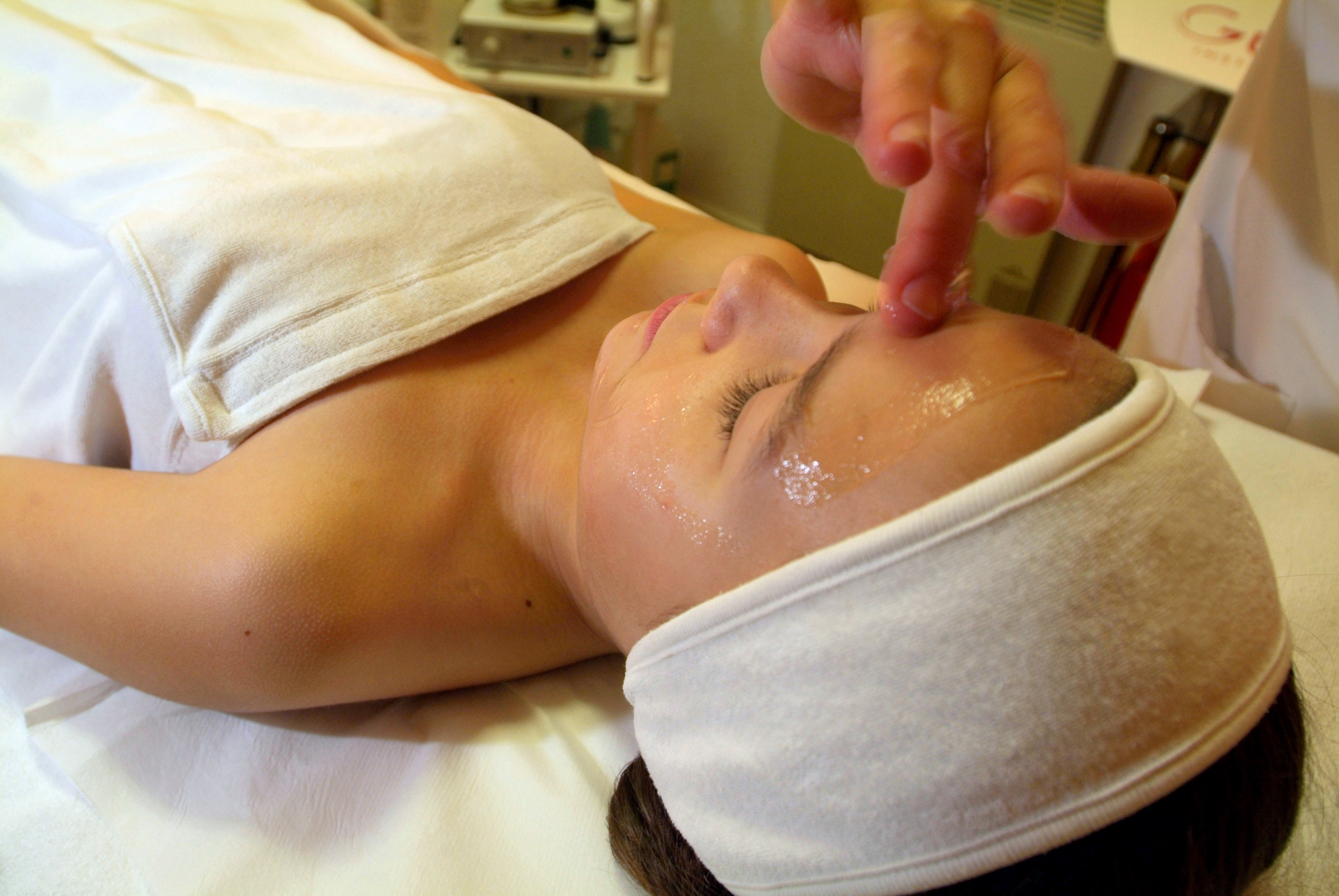 艾灸熏蒸月子期间可以做吗,坐月子能不能艾灸熏蒸