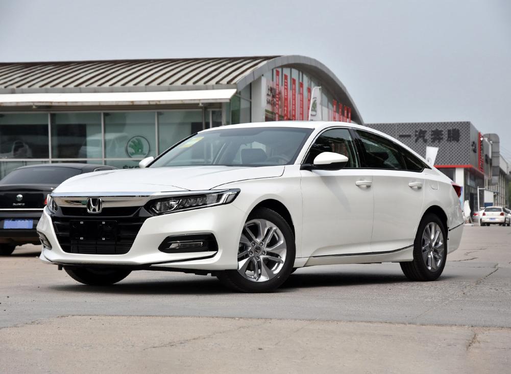 本田凌派车长近4米8,一箱油可跑近1000公里,号称“小雅阁”