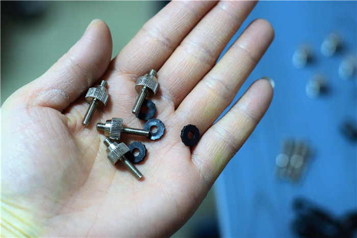 tt冰龙240水冷是12v的还是5v的,一体水冷怎么选择