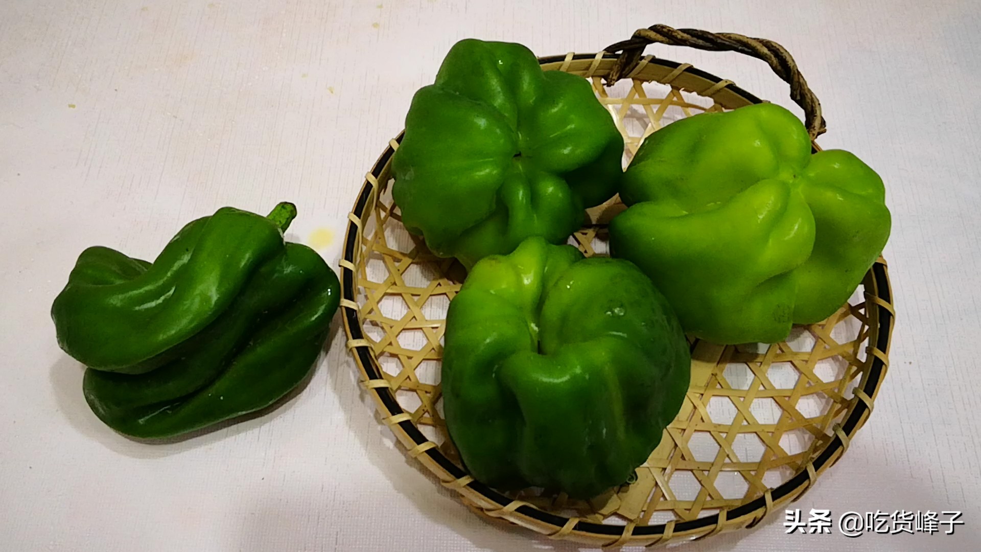 同样是青椒,激素和普通青椒有啥区别?卖菜大爷透露其中猫腻