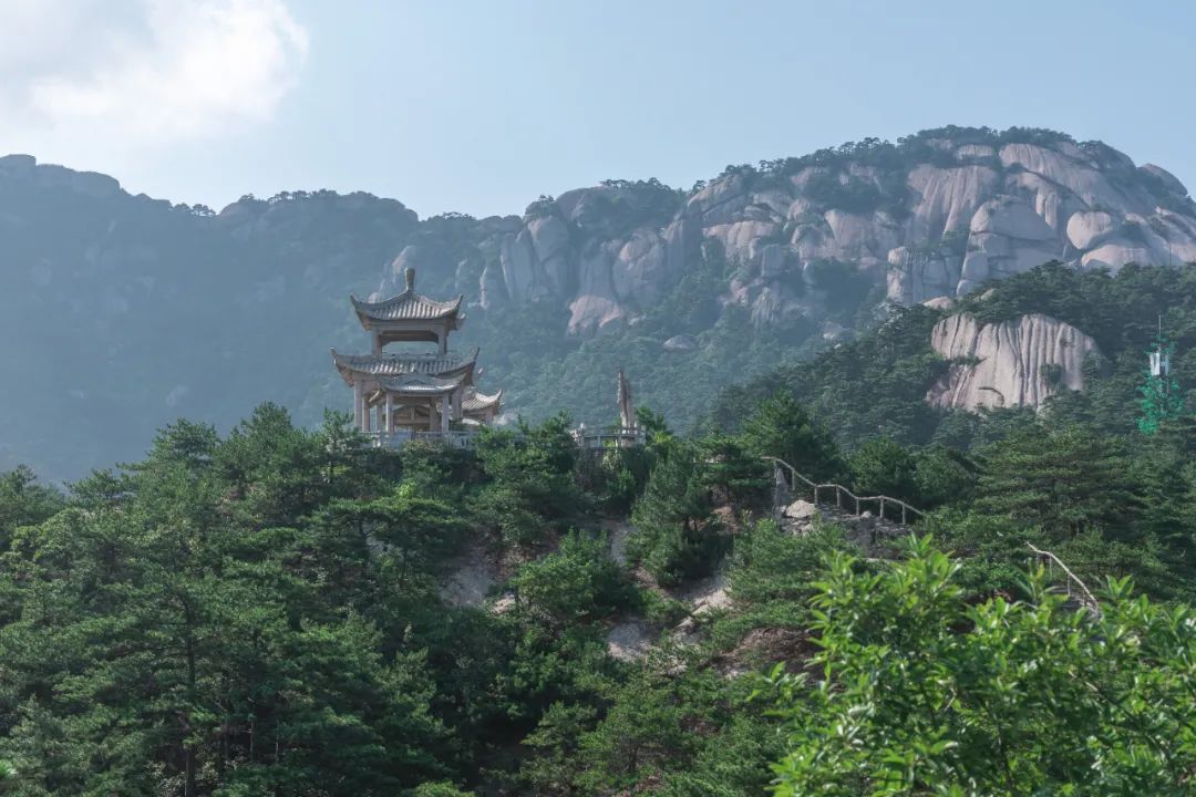 五岳中的南岳位于哪个省,九华山和天柱山哪座更值得游一游