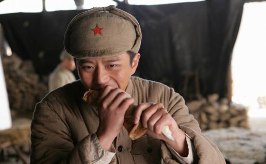 与冯小刚“暗斗”11年，孙俪是真正导火索？邓超冯小刚恩怨始末