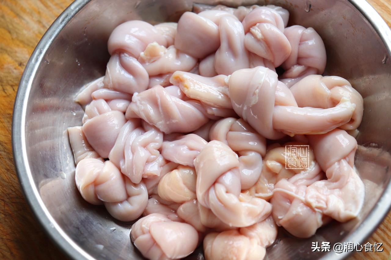 快立夏了,碰见这种时令野菜抓紧吃,营养足鲜又嫩,过阵子就少了