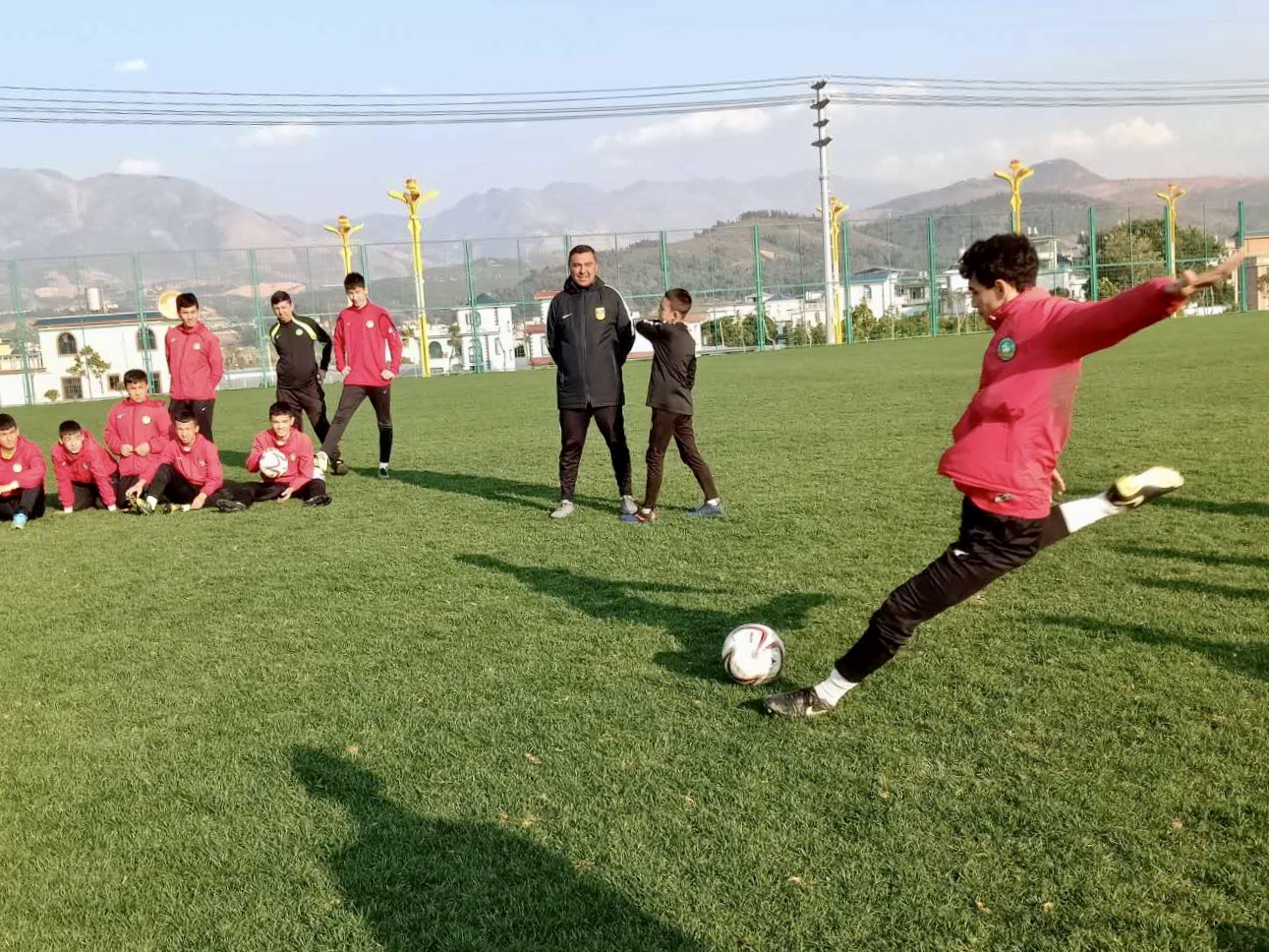 努力备战,继续训练全力备战新赛季