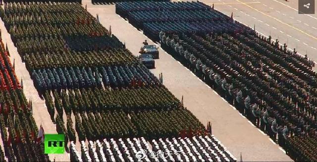 老兵视野：俄军阅兵坦克碾坏莫斯科街道没那么尴尬，这是无解难题