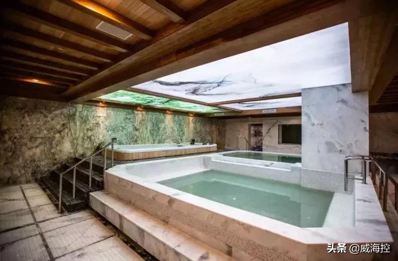 不到百元的大餐,不到百元的酒店