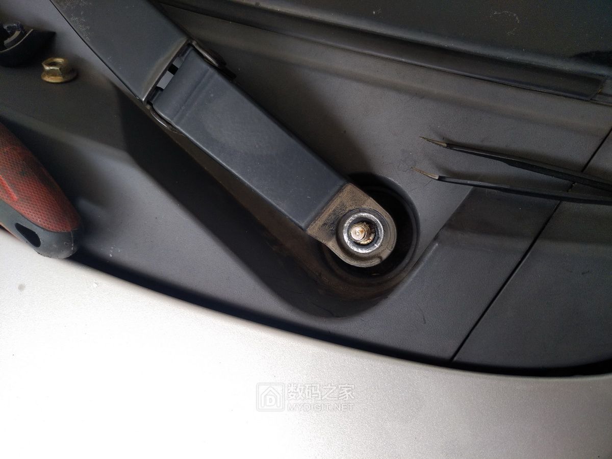 最老款长城c30怎么换雨刷,长城c30雨刷器喷嘴拆卸视频