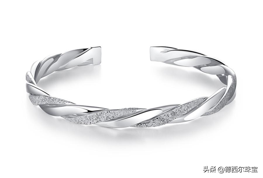 30到40岁的女人适合什么样的手镯,适合45岁女人的手镯