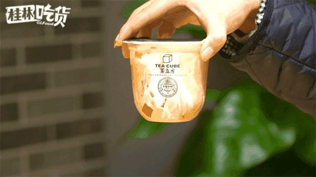 火遍全国的明星茶饮本宫的茶开到桂林了！凭口袋茶掀起了排队潮流