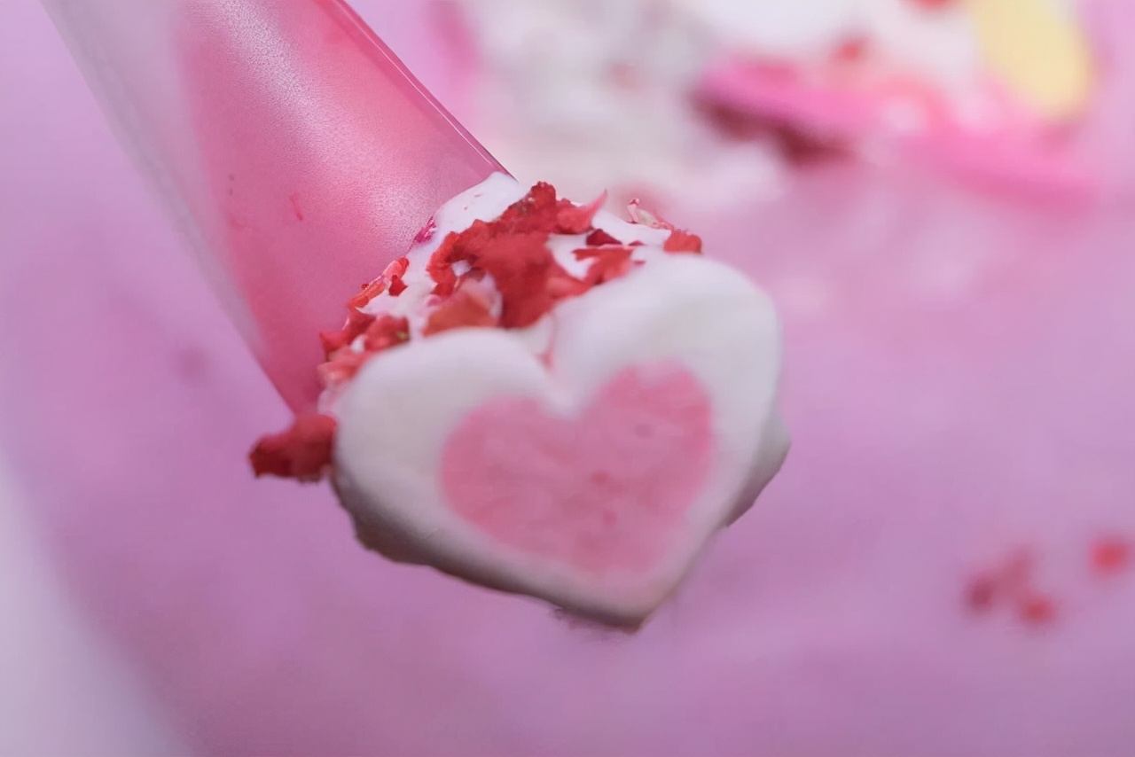 搞定一个女人的关键做到三个主动,搞定一个女人需要做什么