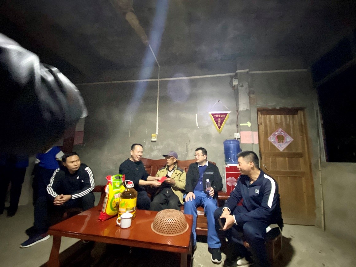 公益活动爱心传递孤寡老人,公益爱心捐赠活动贫困户