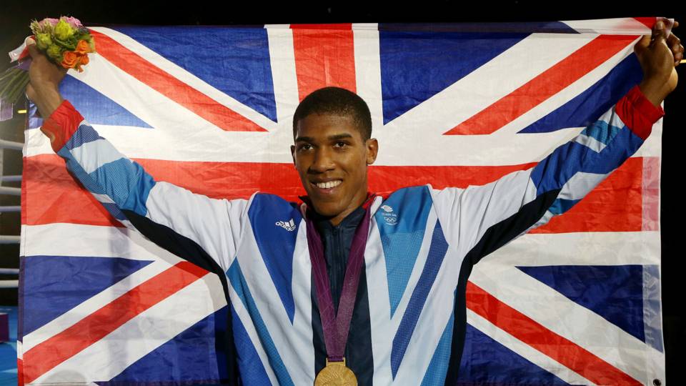 世界重量级第一人被曝丑闻！泰森接班人：约书亚靠黑哨奥运夺金