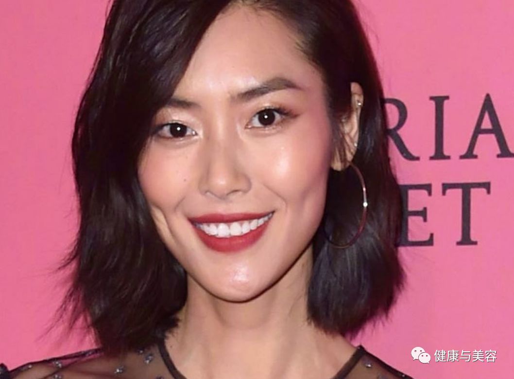 何穗奚梦瑶维密走秀图片,维密超模的身材