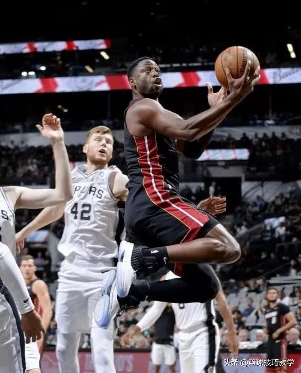 韦德退役之战球鞋,韦德退役最后一战球鞋