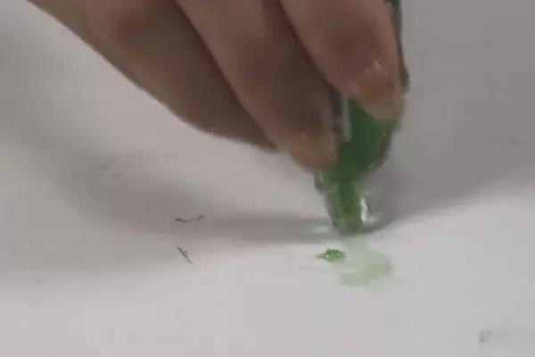 好百邻保姆教你风油精的4大妙用，效果显著又实用