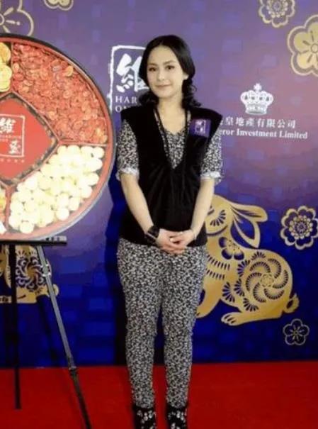 盘点明星红毯尴尬名场面,暴露身材的缺陷