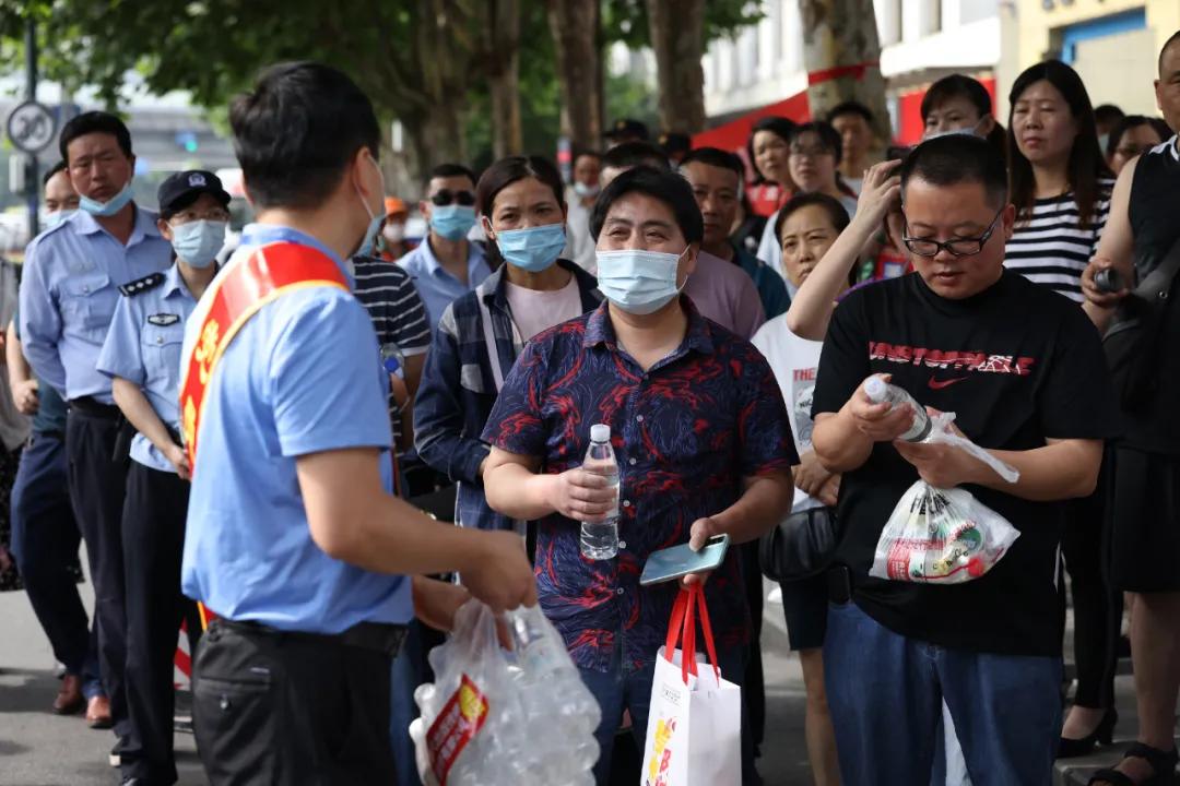 高考第一天,合肥这一幕幕刷屏