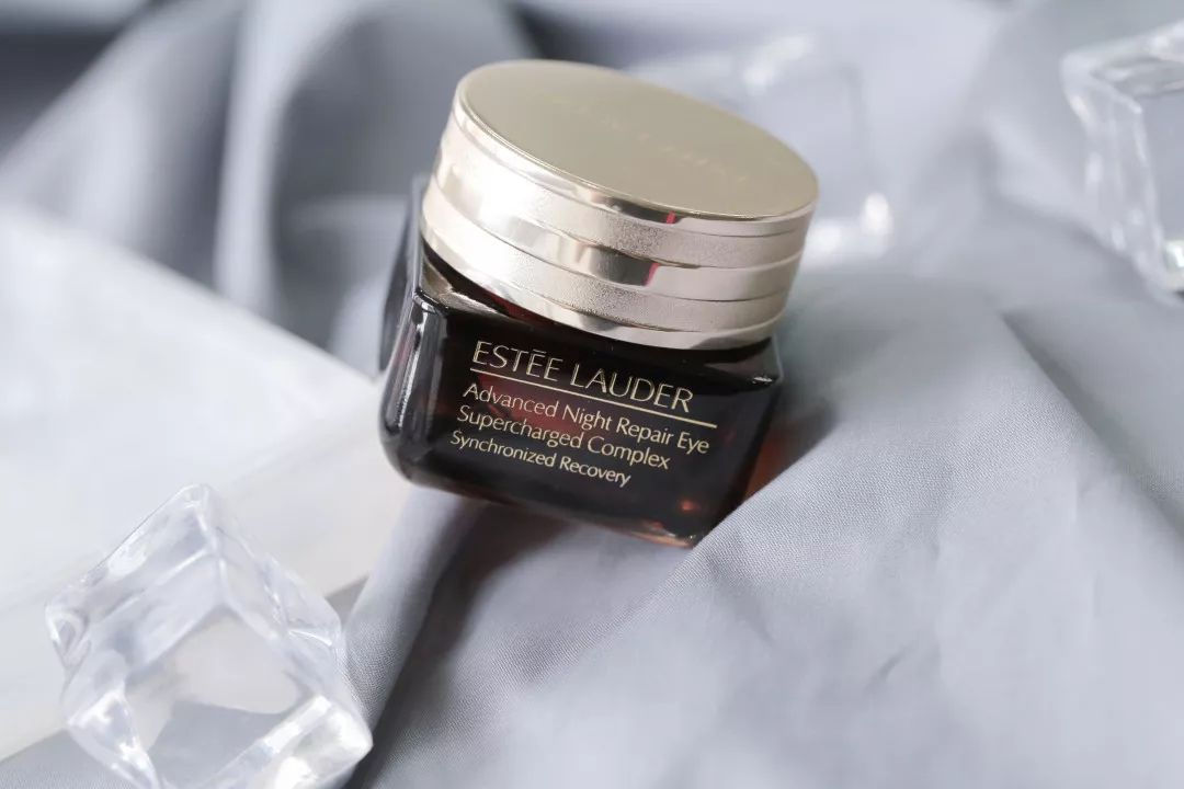 吴宣仪黑唇妆上热搜了是怎么回事,吴宣仪唇妆视频