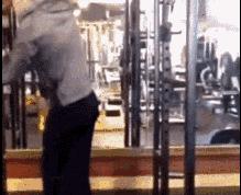 什么姿势深蹲更容易蹲出大重量,深蹲伤到腰怎么锻炼