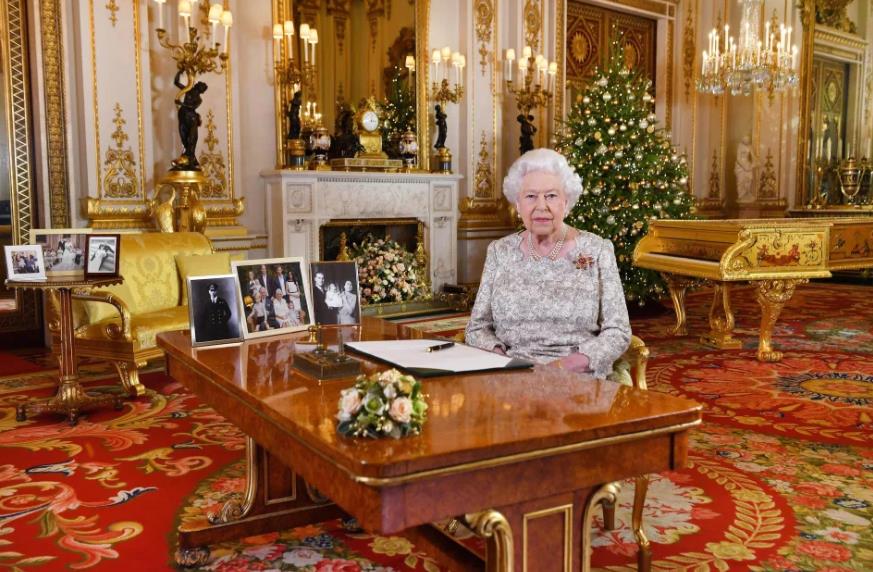 当王室成员打开大门在家里拍照时，我们才终可以一睹他们的豪宅