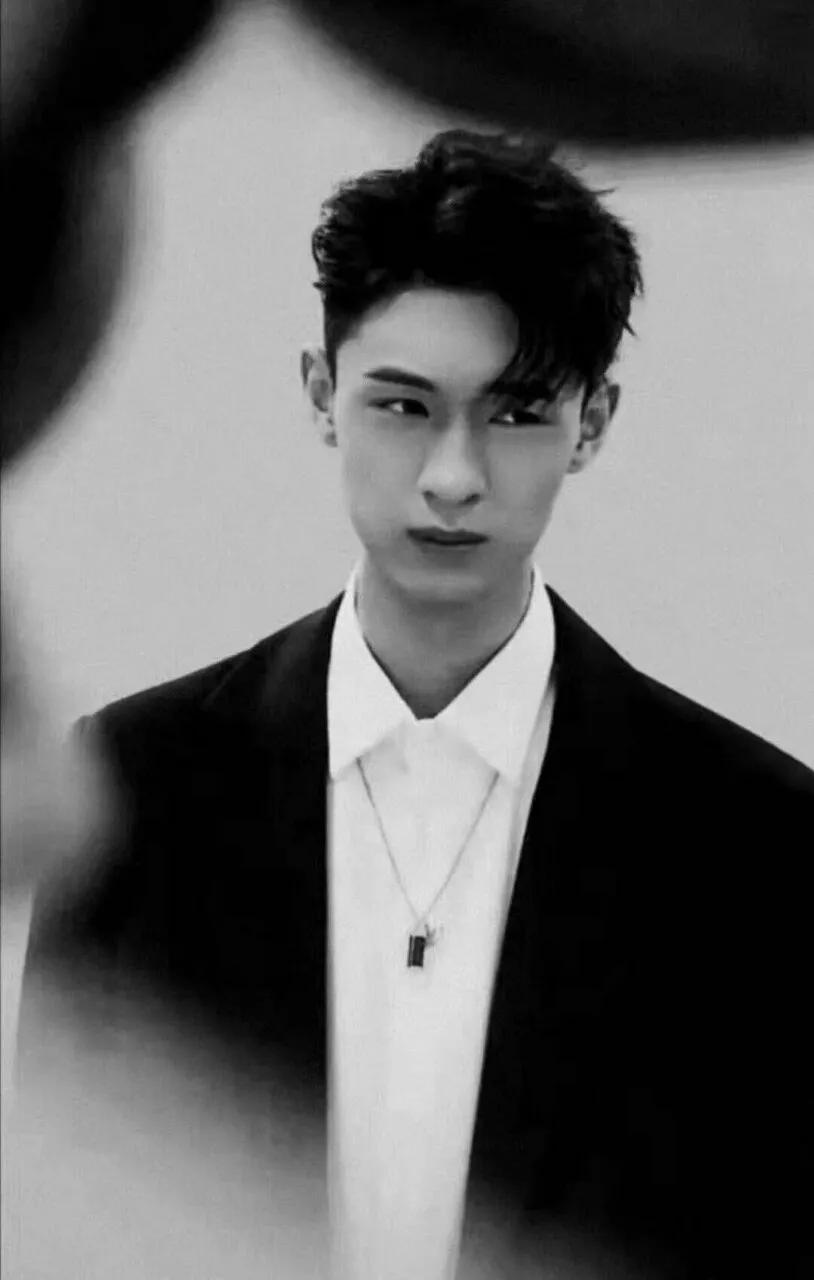 师兄团宠秦霄贤,师父有多宠小徒弟秦霄贤