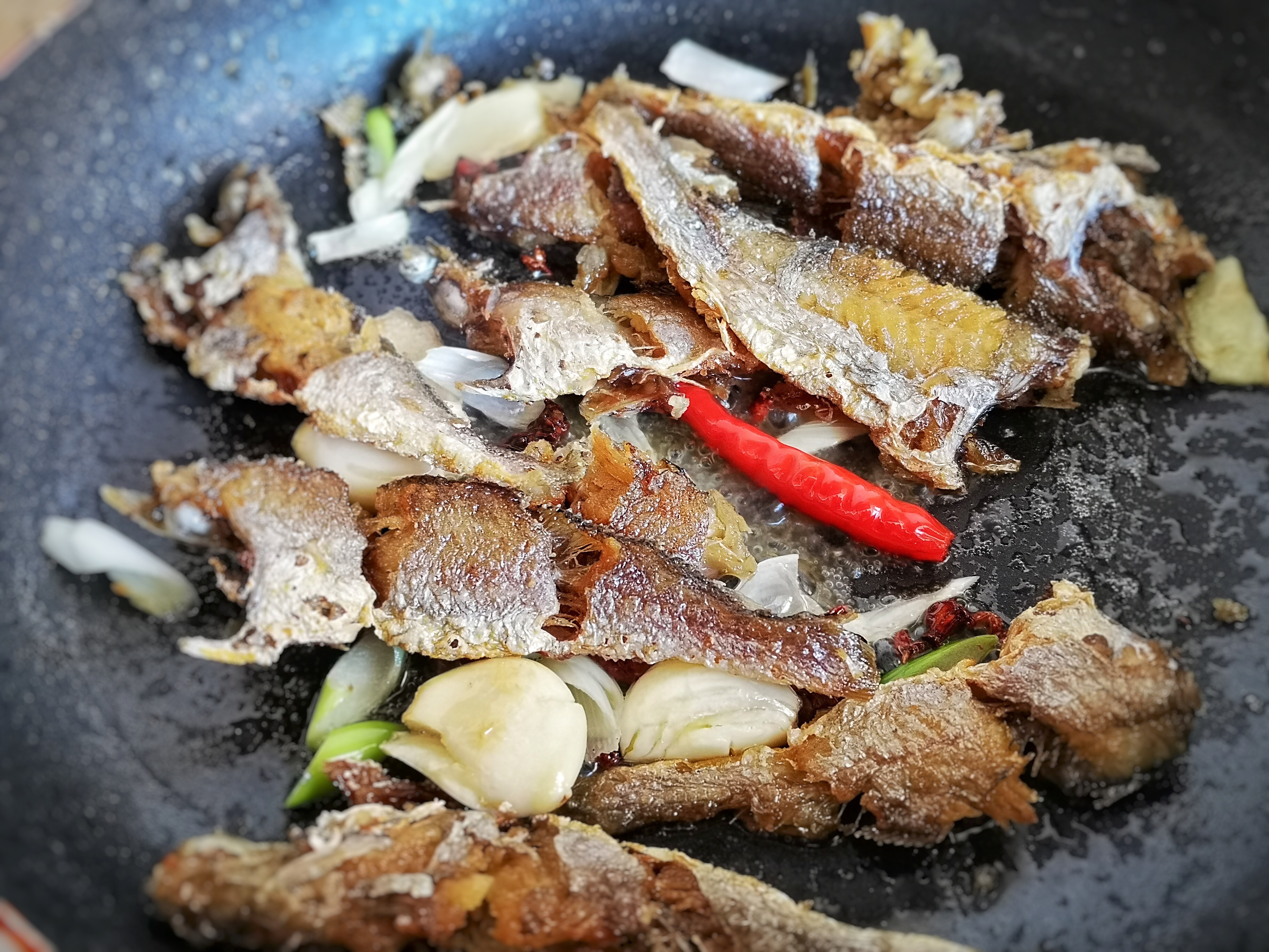 正宗五香小酥鱼,五香酥鱼正宗制作方法