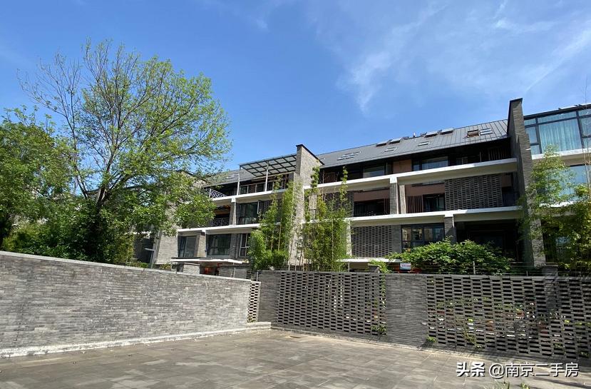 凭实力吸粉!成交破4万/㎡,实探百家湖“网红”神盘