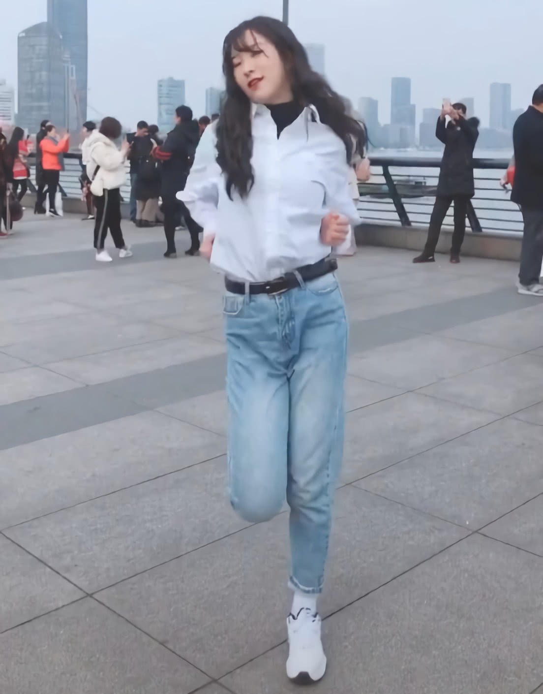 兔子鞋高帮搭配,兔子鞋应该怎么搭配