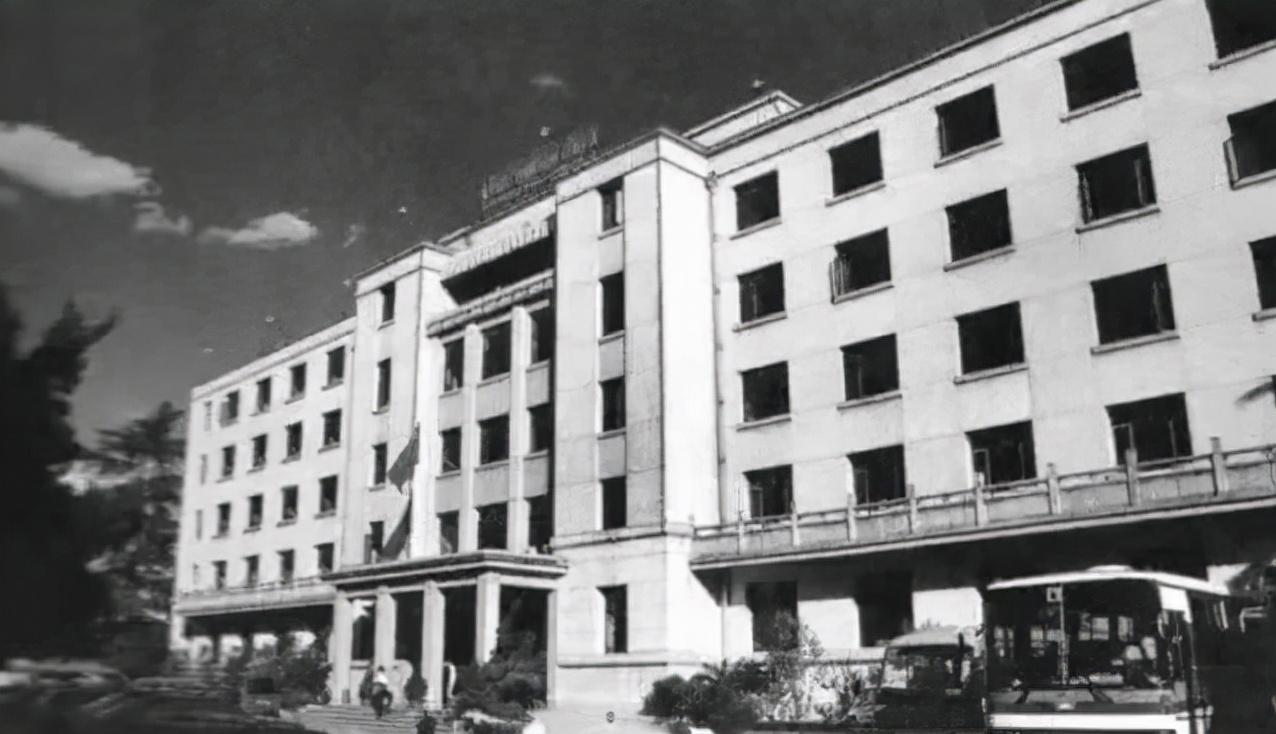 昆明春城饭店老字号,老昆明春城小吃店