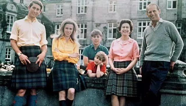 93岁女王年年放暑假！深扒女王秘密“朋友圈”，看看她都玩些啥