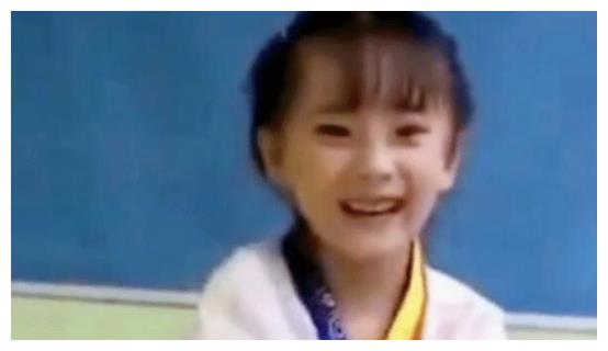 小糯米手舞足蹈小模样神似杨幂,小糯米练跆拳道杨幂心疼哭了