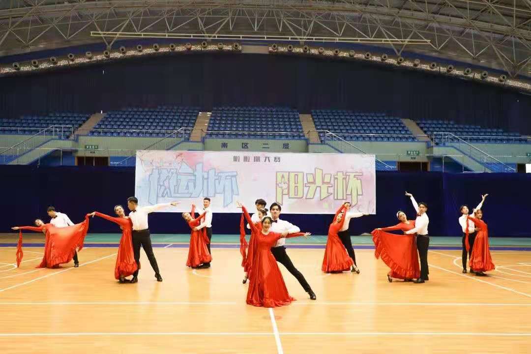 五月动起来图片,五月动起来舞蹈视频