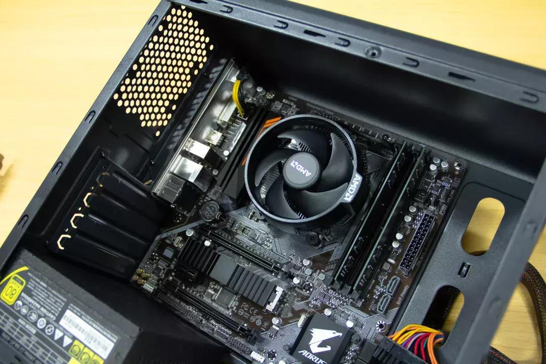 小白第一次装机开箱,新手小白第一次装机