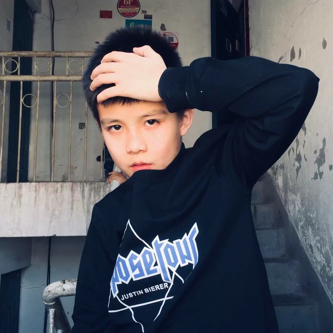 男生头像干净高级质感超酷,永久不换冷门的头像男生励志超酷