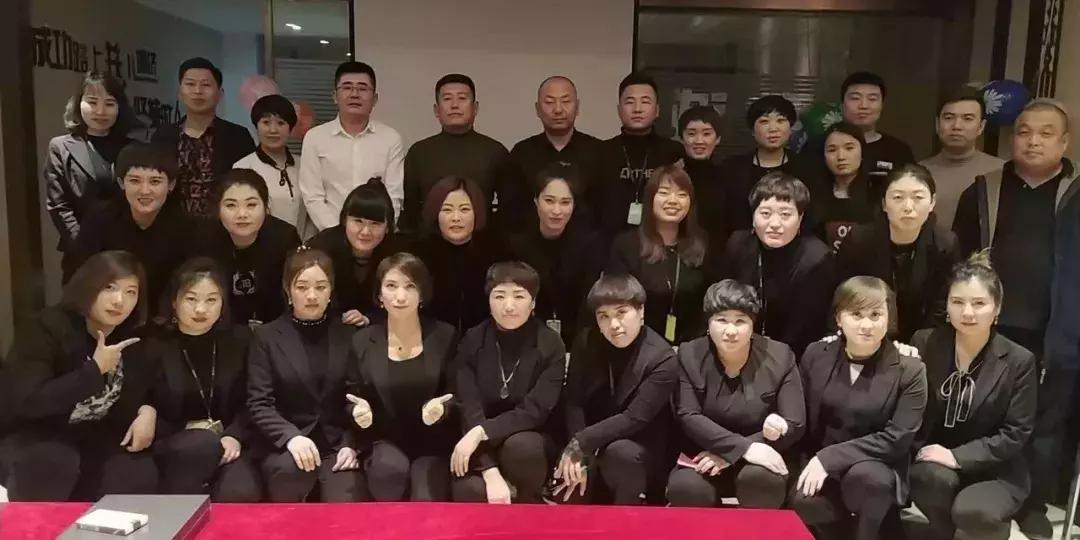 一年亏损几十万,拿积蓄支撑门店,终成当地最具知名度中介公司