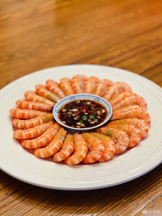 文怡姐家的“同款菜单”来喽！一睹男生宿舍的吃播现场