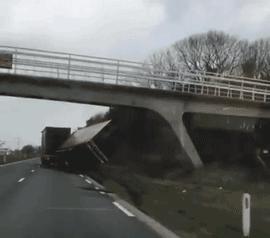 足球场上不可思议时刻,足球场上有多危险