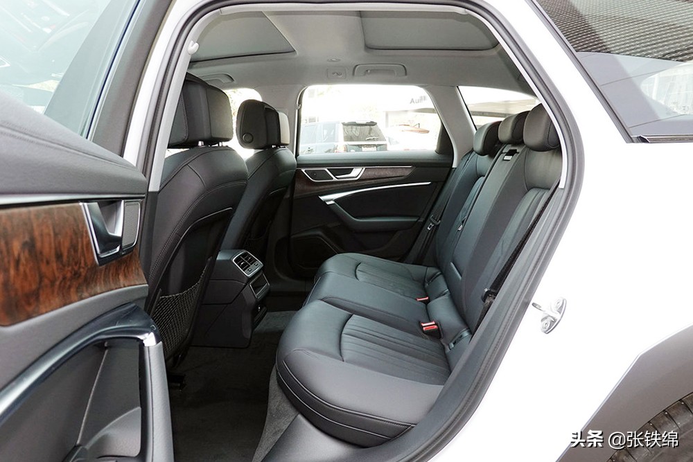 全新一代奥迪a6实拍,大气的外观设计奥迪a6allroad实车