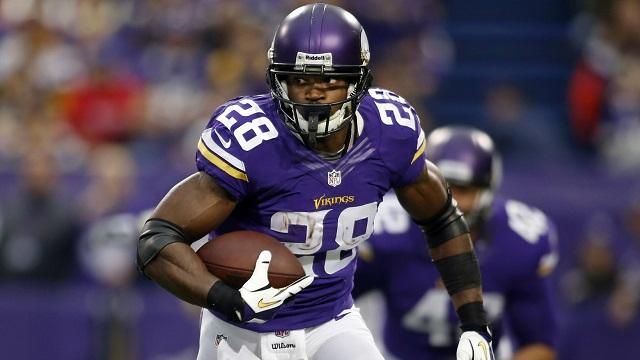 美式橄榄球90年巨型跑卫,nfl美式橄榄球位置