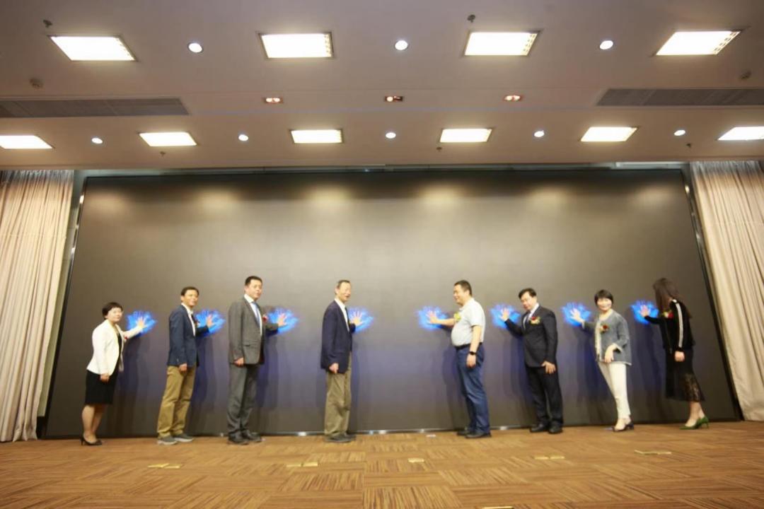 “乔洛施无敏爱心公益行动”正式启动向“口罩肌”宣战