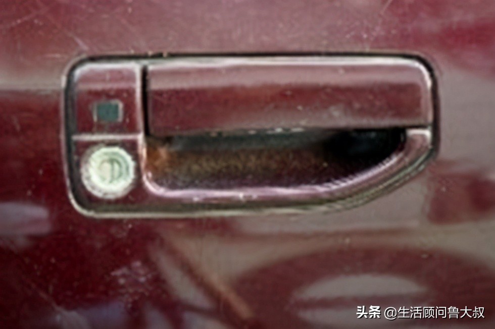 汽车中控台塑料划痕有办法修复吗,汽车前挡风玻璃划痕修复最好办法