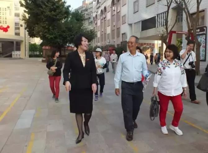 陈嘉庚陈嘉会是兄弟吗,陈嘉庚和同行的华侨代表