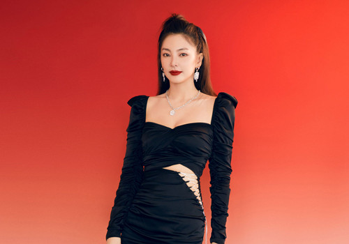 张雨绮御姐出场,张雨绮一向肤白貌美很有御姐气质