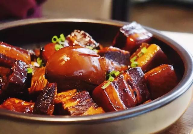 无锡地道浓油赤酱红烧肉,浓油赤酱上海菜的灵魂