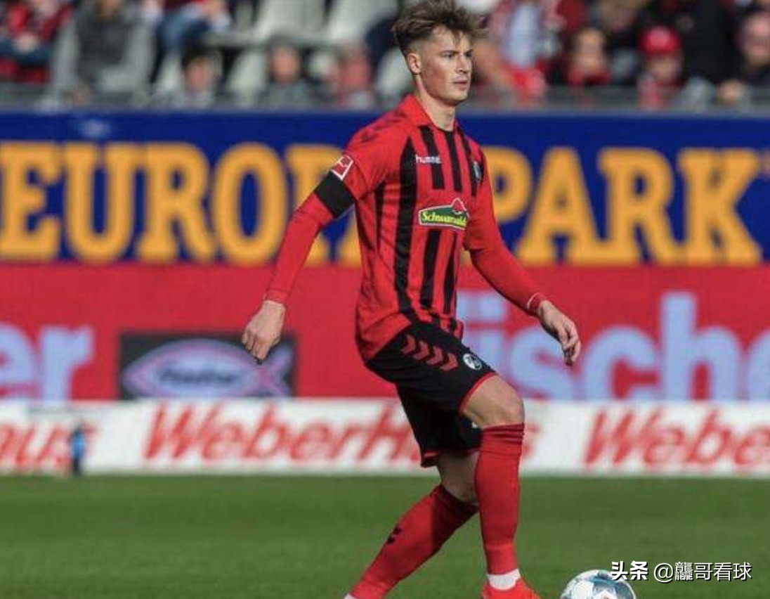 弗莱堡中卫国脚科赫的未来:那不勒斯有意引进,热刺后防急需